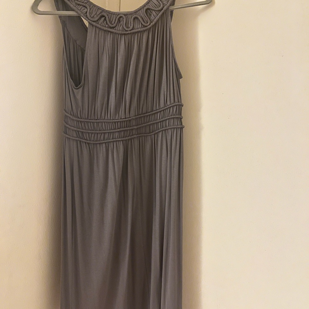 Gray, sleeveless knee length dress depending on height size S, like NEW